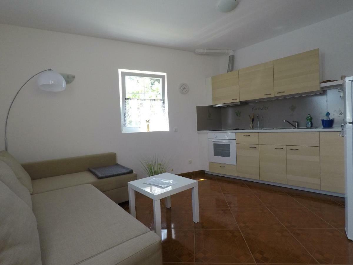 Pegla Apartment Nerezine